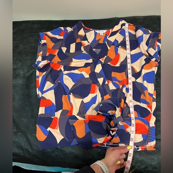 🔥Nine West Colorful Abstract Women's Top🔥 - Picture 7 of 8
